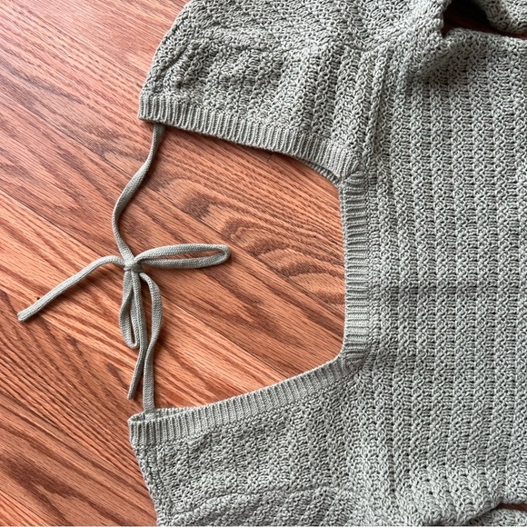 Hollister Knit Long Sleeve Crop Top in Sage Green - Picture 5 of 5